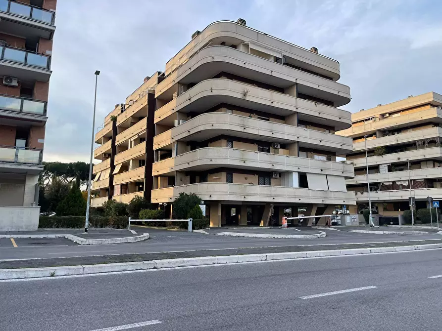 Immagine 3 di Appartamento in vendita  in Via Raoul Chiodelli a Roma