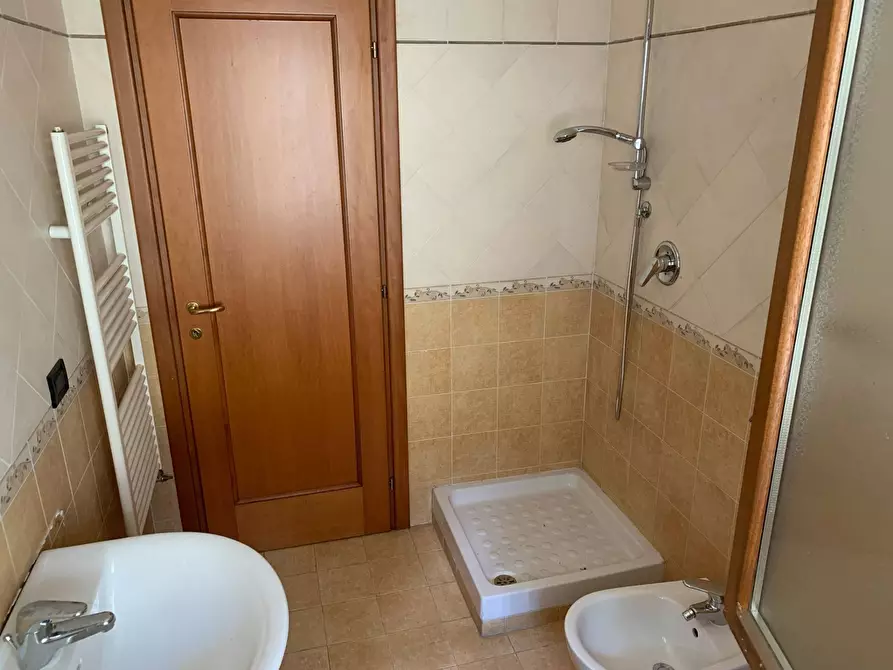 Immagine 30 di Villa in vendita  in Via Bernini a Guidonia Montecelio