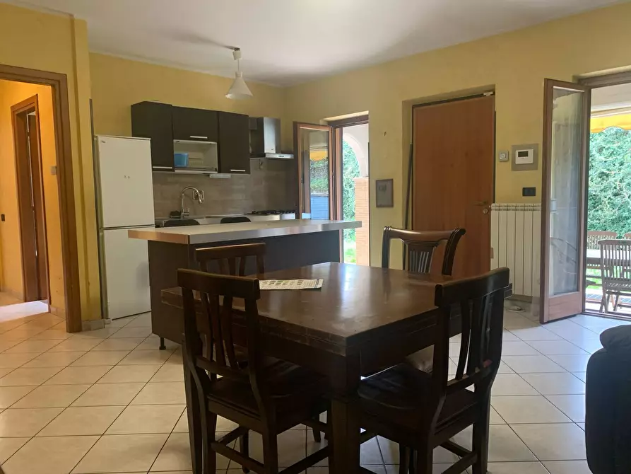 Immagine 13 di Villa in vendita  in Via Bernini a Guidonia Montecelio