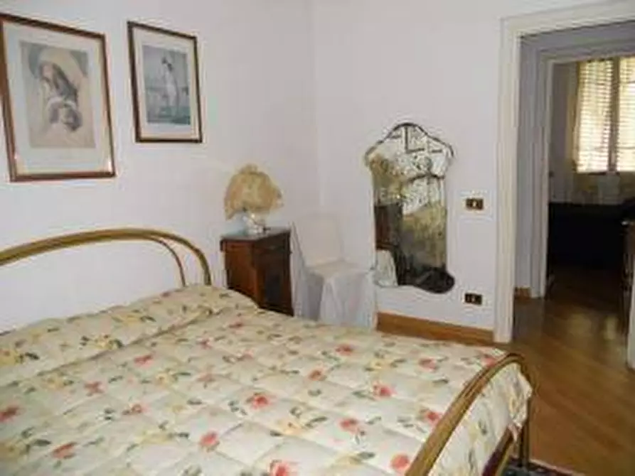 Immagine 8 di Appartamento in vendita  in via cavallotti a Viareggio