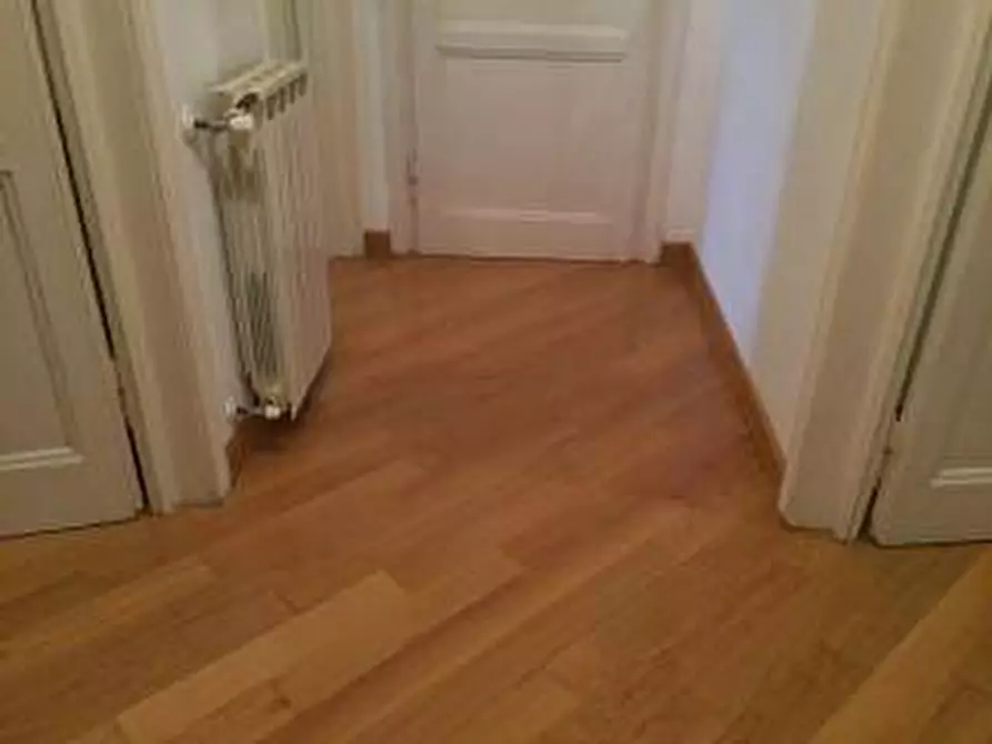 Immagine 12 di Appartamento in vendita  in via cavallotti a Viareggio