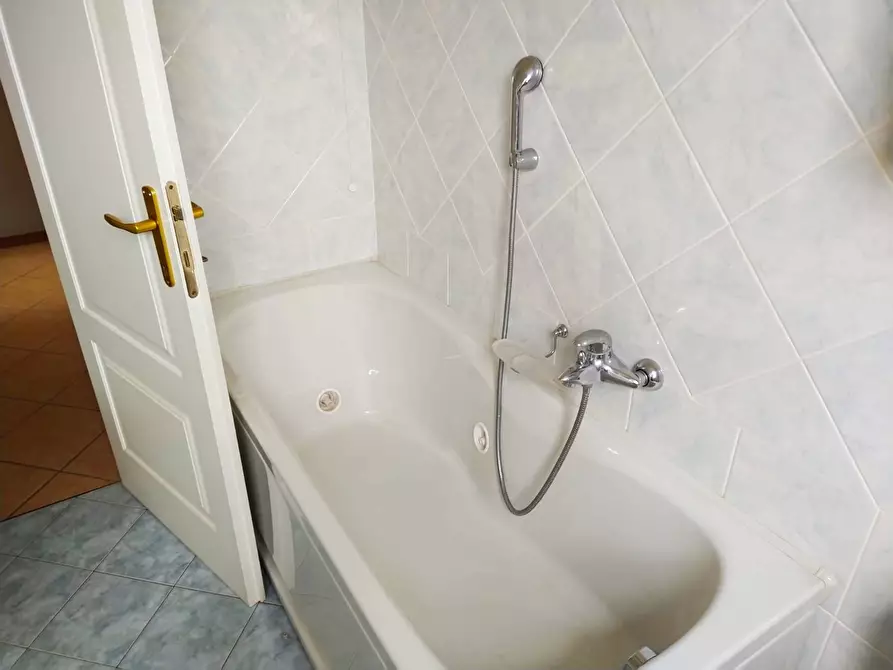 Immagine 10 di Villetta a schiera in vendita  in via rosselli a Viareggio