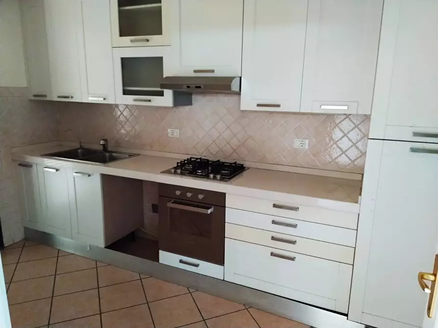 Immagine 2 di Villetta a schiera in vendita  in via rosselli a Viareggio