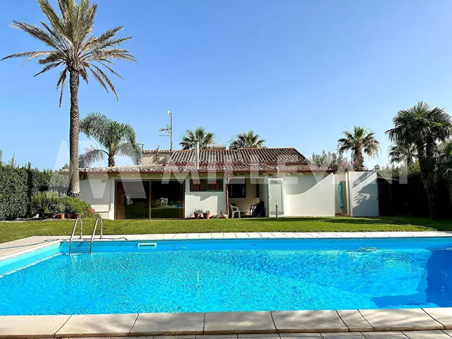 Immagine 25 di Villa in vendita  in Via T. Giorgio Nuvolari a Scicli