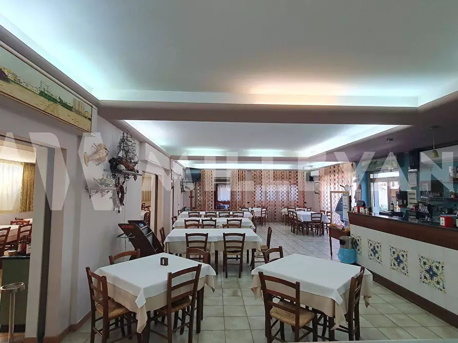 Immagine 4 di Locale commerciale in vendita  in Via del Frassino a Ispica