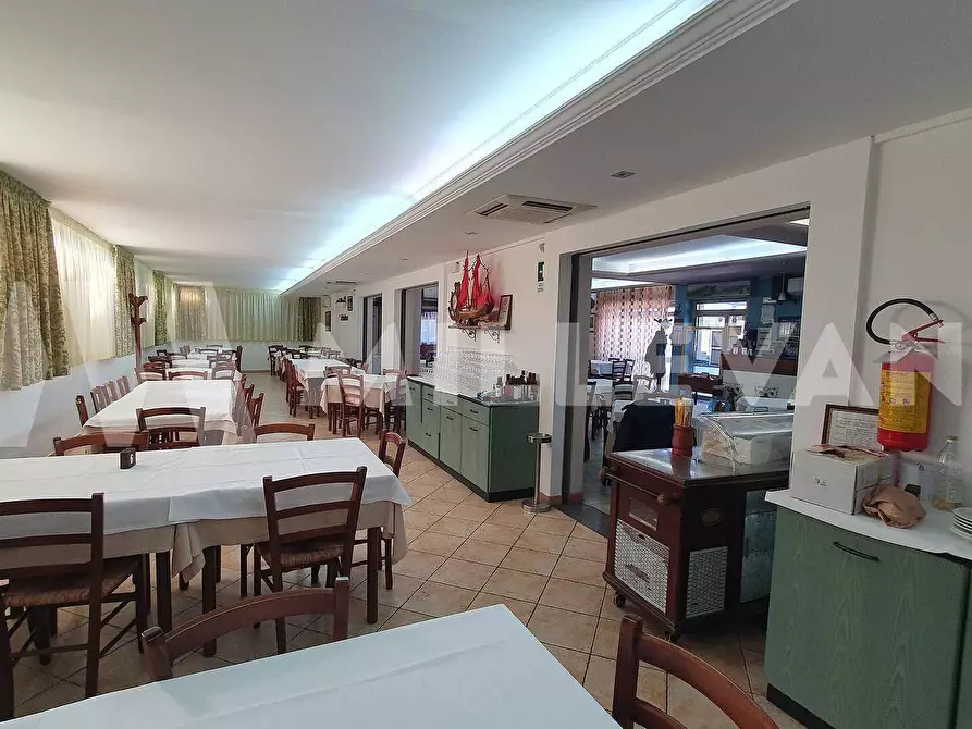 Immagine 5 di Locale commerciale in vendita  in Via del Frassino a Ispica