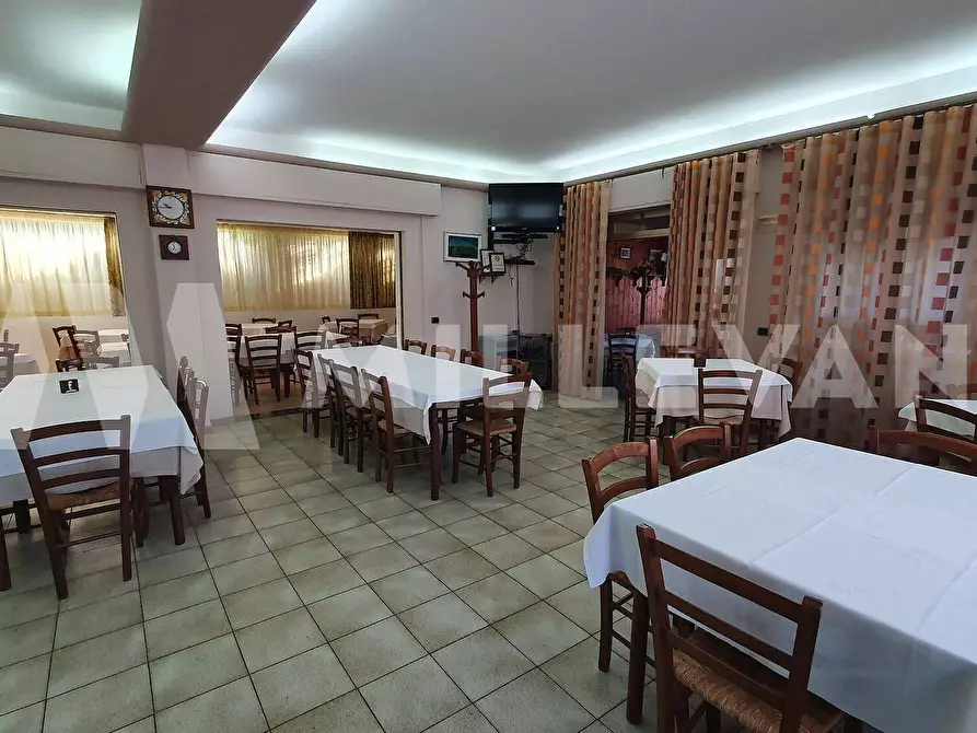 Immagine 6 di Locale commerciale in vendita  in Via del Frassino a Ispica