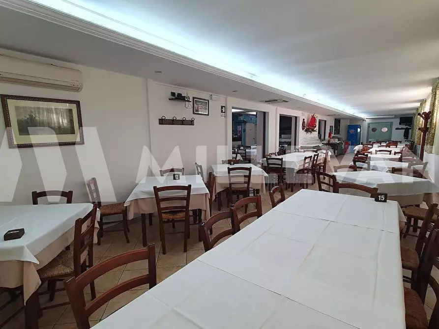 Immagine 7 di Locale commerciale in vendita  in Via del Frassino a Ispica