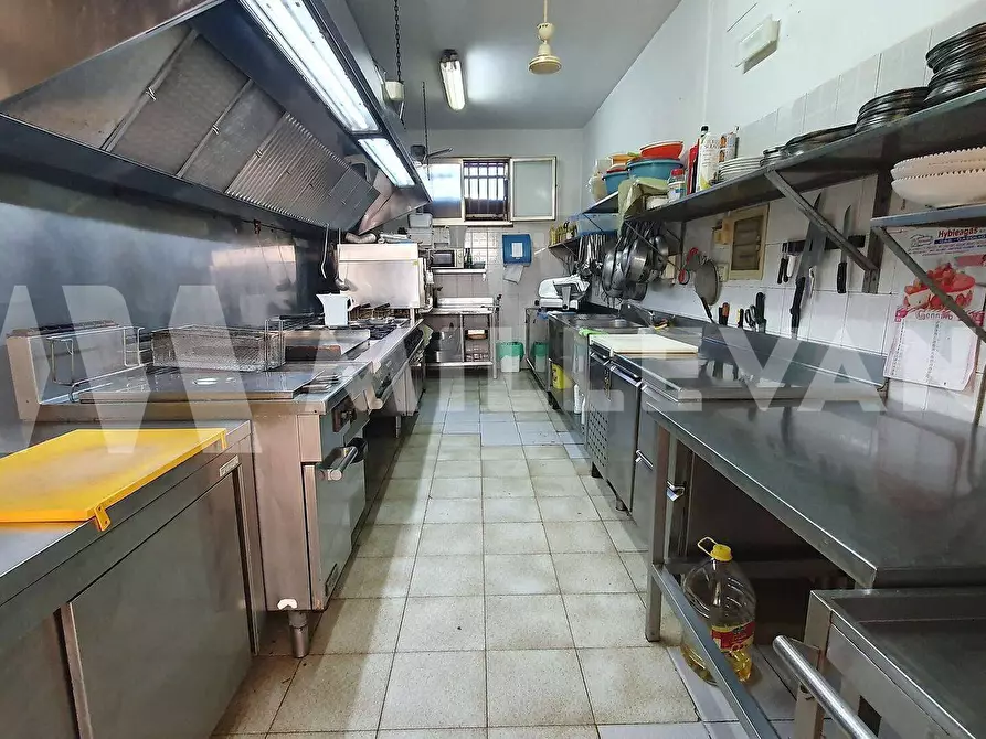 Immagine 8 di Locale commerciale in vendita  in Via del Frassino a Ispica