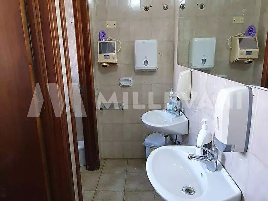 Immagine 9 di Locale commerciale in vendita  in Via del Frassino a Ispica