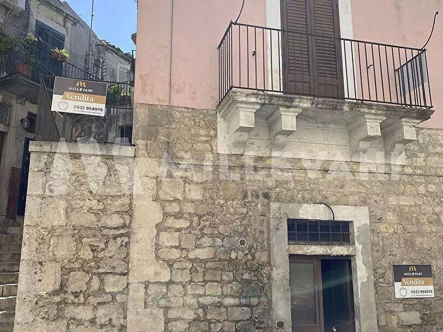 Immagine 1 di Casa indipendente in vendita  in Corso Santa Teresa a Modica