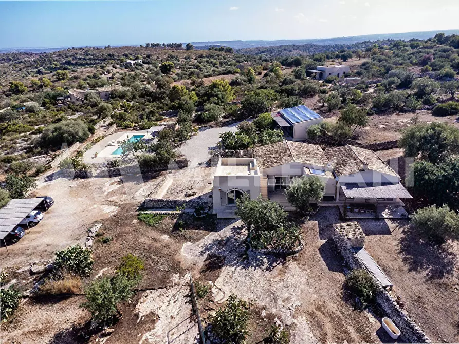Immagine 3 di Villa in vendita  in contrada pantarello a Noto
