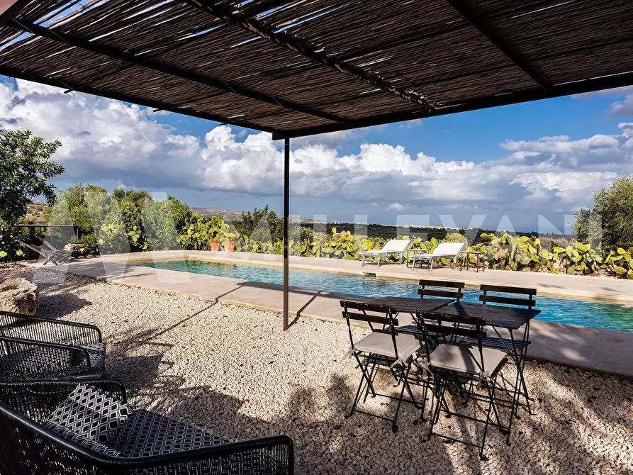 Immagine 4 di Villa in vendita  in contrada pantarello a Noto