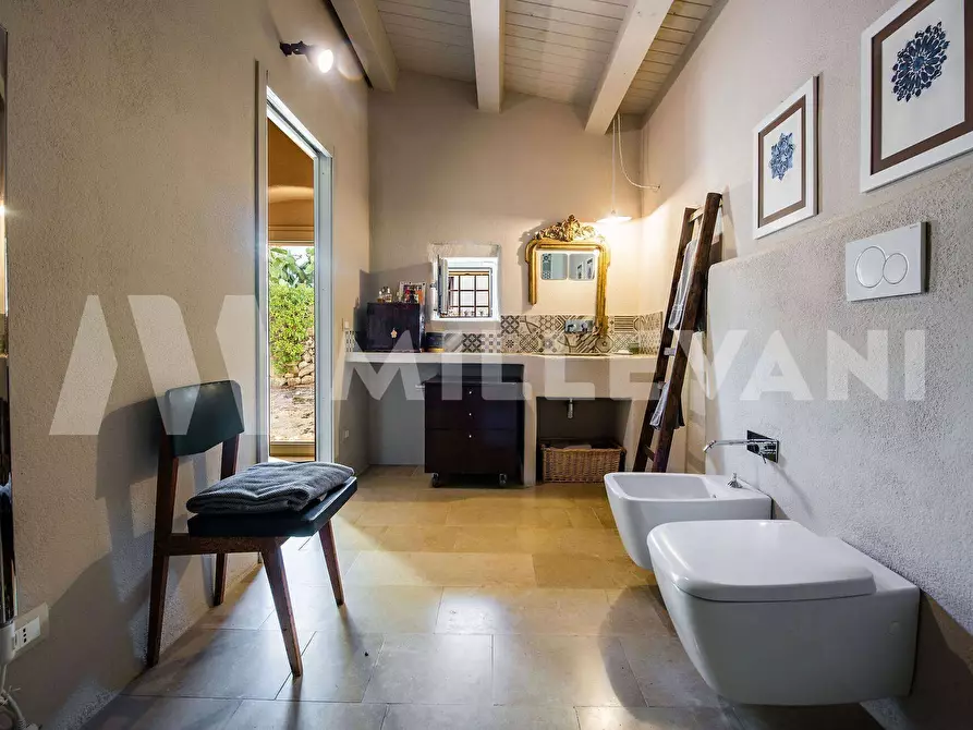 Immagine 21 di Villa in vendita  in contrada pantarello a Noto