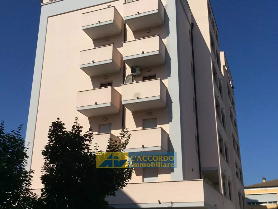 Immagine 4 di Box auto in vendita  in VIA AVEZZANO a Chieti