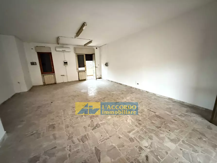 Immagine 10 di Locale commerciale in vendita  in VIA SULMONA a Chieti