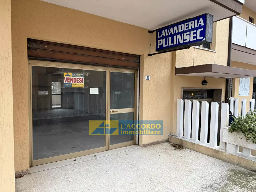 Immagine 1 di Locale commerciale in vendita  in VIA SULMONA a Chieti