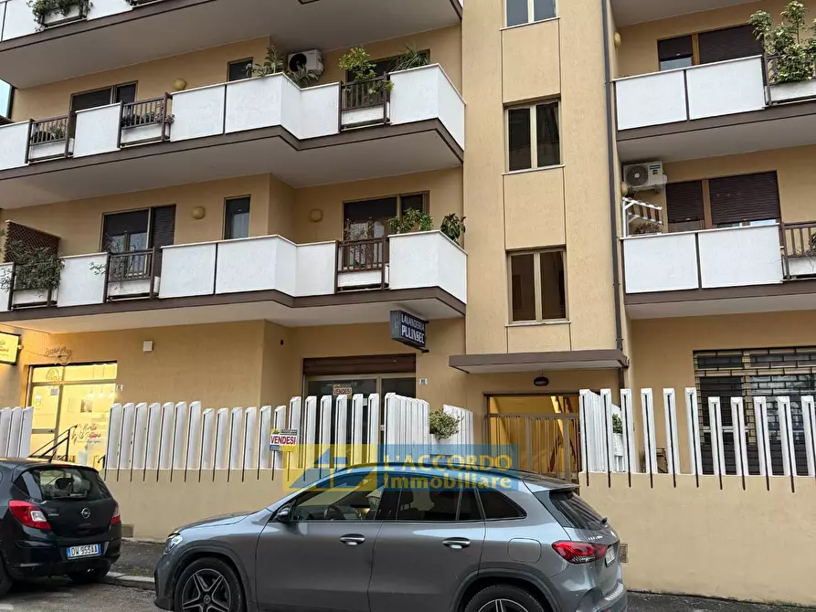 Immagine 18 di Locale commerciale in vendita  in VIA SULMONA a Chieti