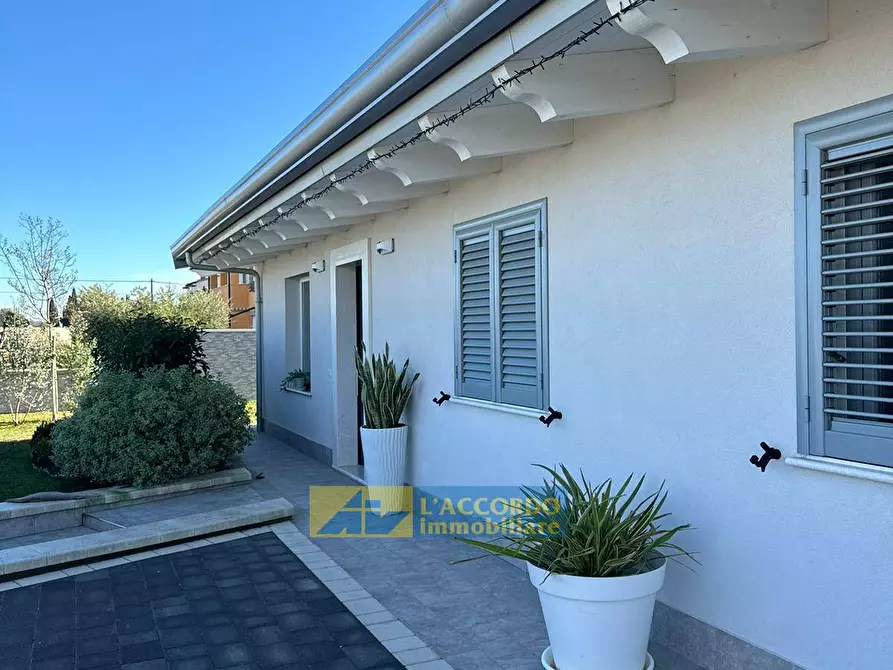 Immagine 22 di Villa in vendita  in TRE CROCI a Cepagatti