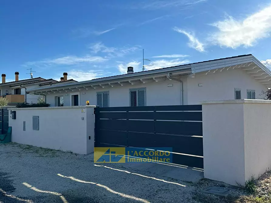 Immagine 23 di Villa in vendita  in TRE CROCI a Cepagatti