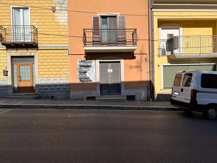 Immagine 1 di Locale commerciale in affitto  in Piazza Mazzini a Ariano Irpino