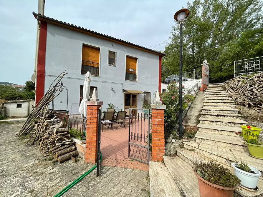 Immagine 2 di Casa indipendente in vendita  in c/da Cerreto a Ariano Irpino