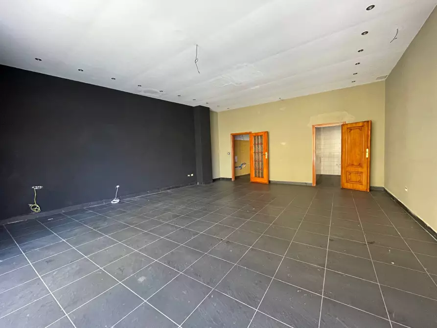Immagine 4 di Locale commerciale in vendita  in VIA TIGLI a Ariano Irpino