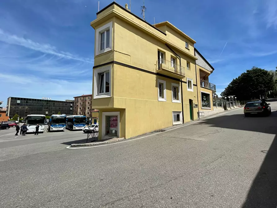 Immagine 10 di Locale commerciale in vendita  in VIA TIGLI a Ariano Irpino