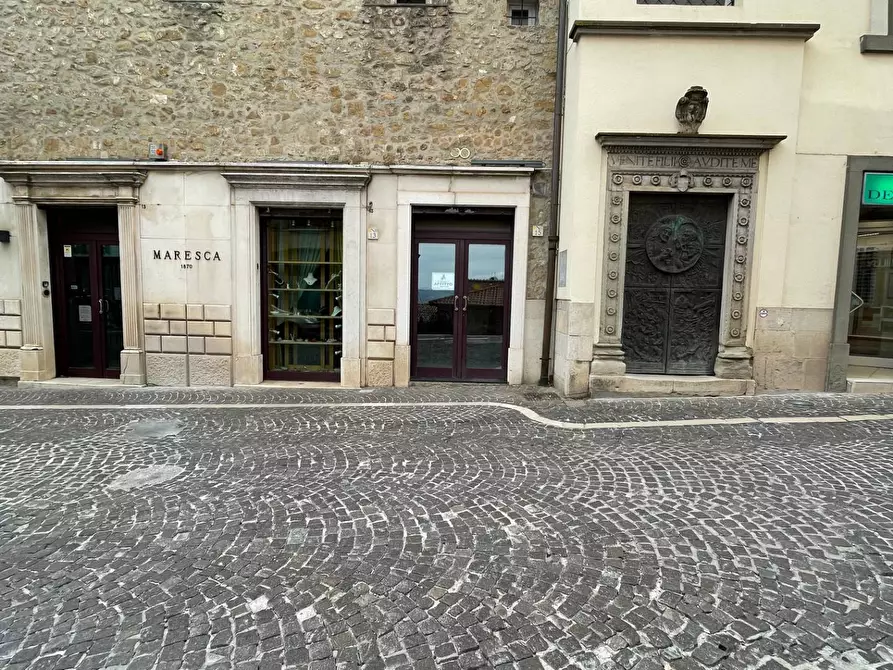 Immagine 8 di Locale commerciale in affitto  in via Roma 17 a Ariano Irpino