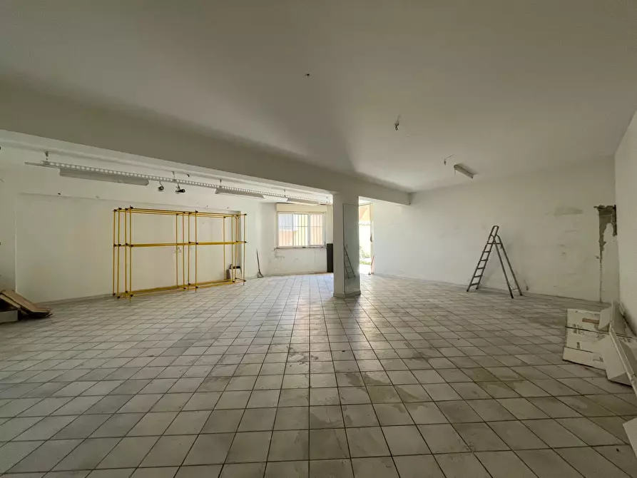 Immagine 5 di Magazzino in vendita  in rampa san paolo a Ariano Irpino