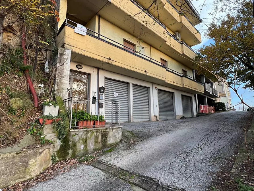 Immagine 1 di Appartamento in vendita  in rione san pietro maddalena a Ariano Irpino