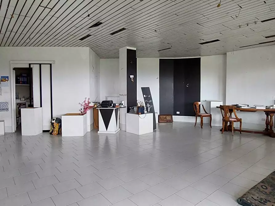 Immagine 3 di Locale commerciale in affitto  in via XXV aprile a Ariano Irpino