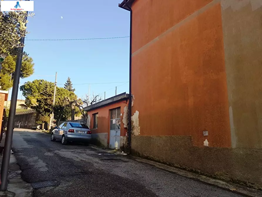 Immagine 35 di Casa semindipendente in vendita  in via dietro corte 2 a Montecalvo Irpino