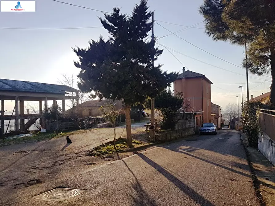 Immagine 36 di Casa semindipendente in vendita  in via dietro corte 2 a Montecalvo Irpino