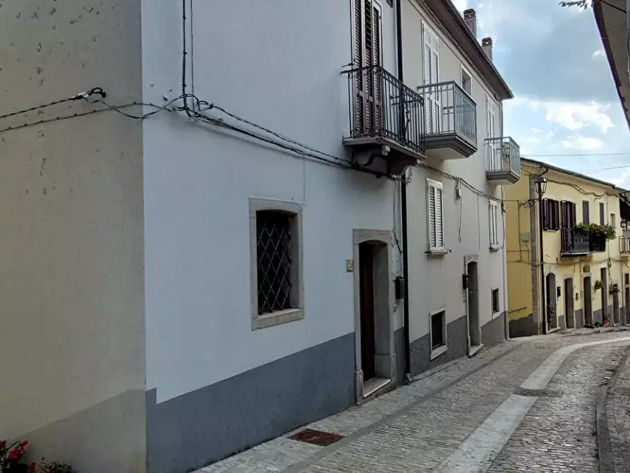 Immagine 2 di Casa semindipendente in vendita  in via orti a Greci