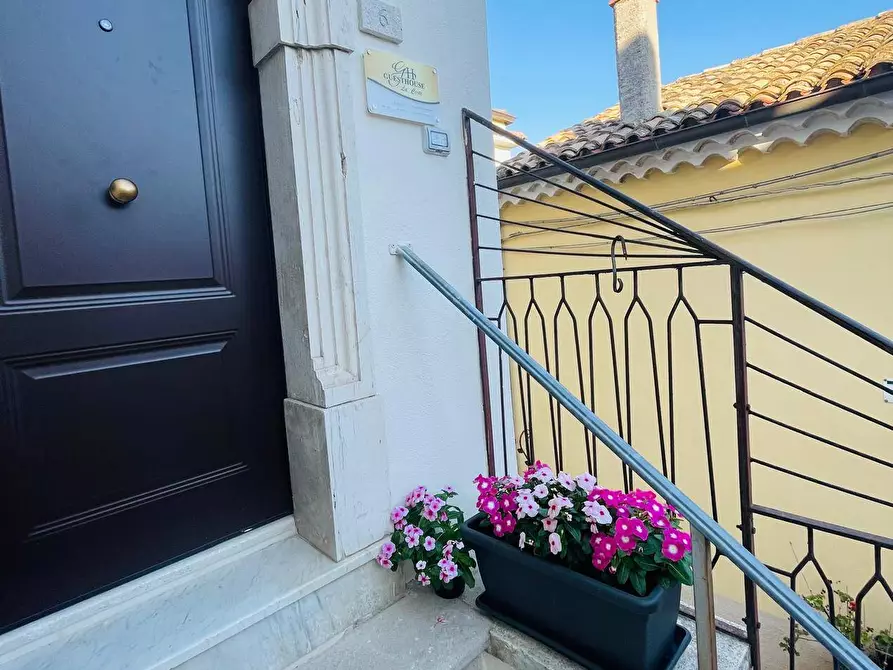 Immagine 3 di Albergo/B&B/Residence in vendita  in via piazzetta 6 a Greci