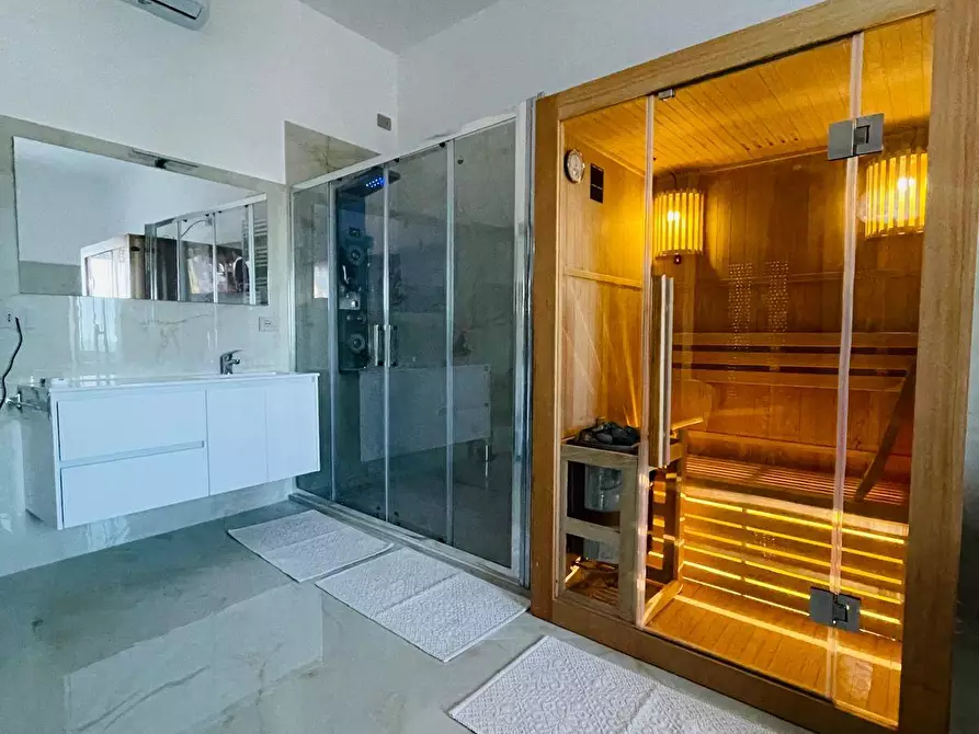 Immagine 30 di Albergo/B&B/Residence in vendita  in via piazzetta 6 a Greci