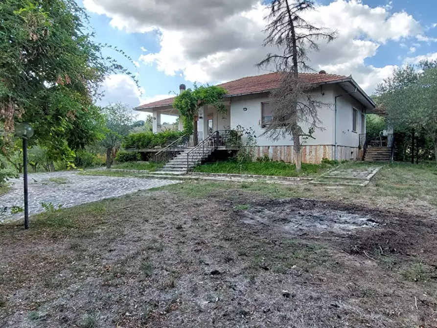 Immagine 1 di Casa indipendente in vendita  in contrada parzano a Ariano Irpino