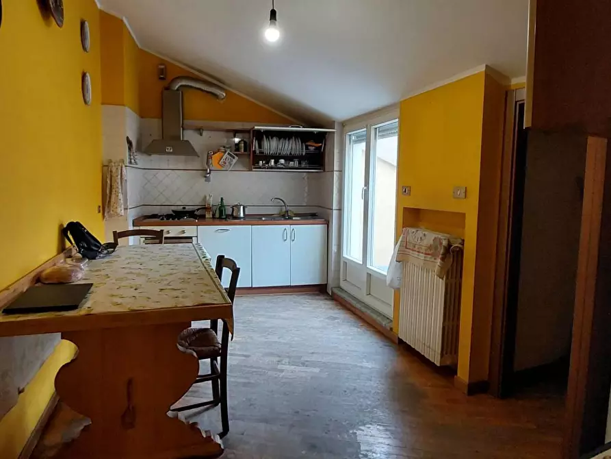 Immagine 10 di Appartamento in vendita  in via san Leonardo a Ariano Irpino