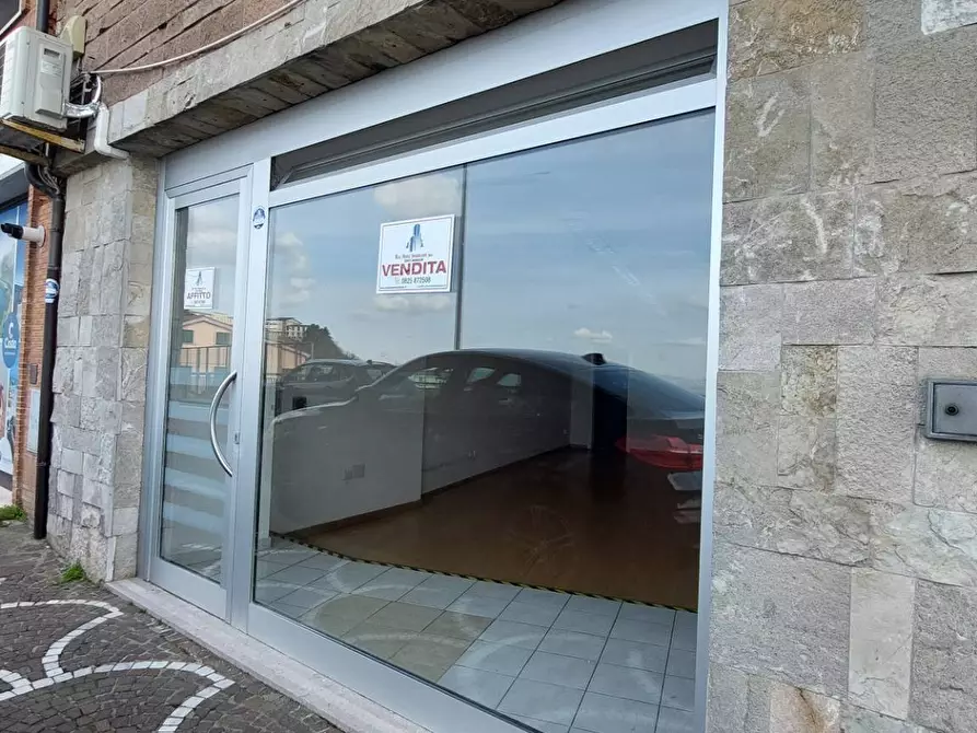 Immagine 2 di Locale commerciale in vendita  in via xxv aprile a Ariano Irpino