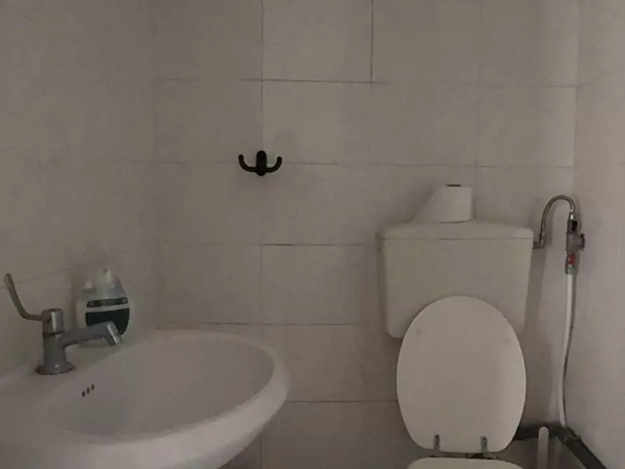 Immagine 7 di Locale commerciale in vendita  in via xxv aprile a Ariano Irpino