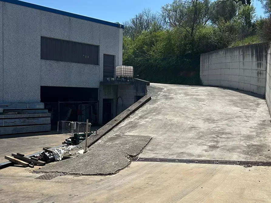 Immagine 2 di Magazzino in vendita  in contrada torreamando a Ariano Irpino