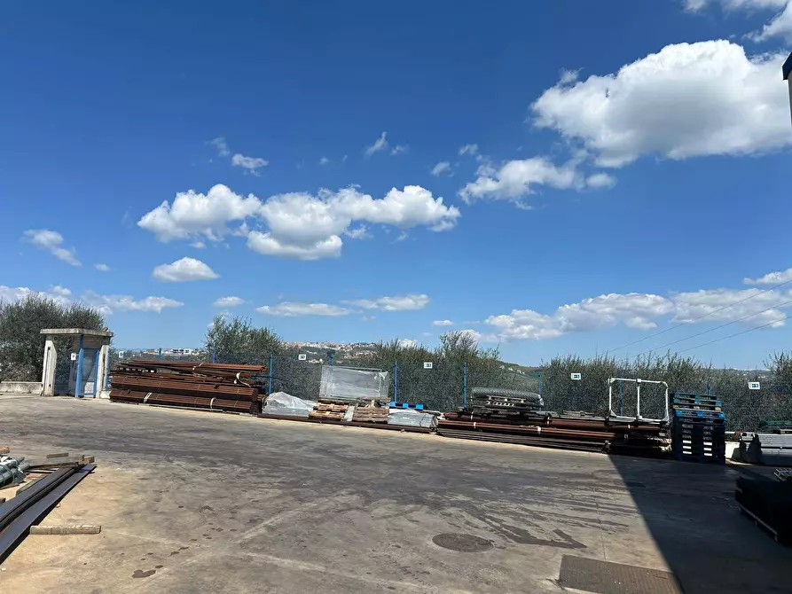 Immagine 4 di Magazzino in vendita  in contrada torreamando a Ariano Irpino