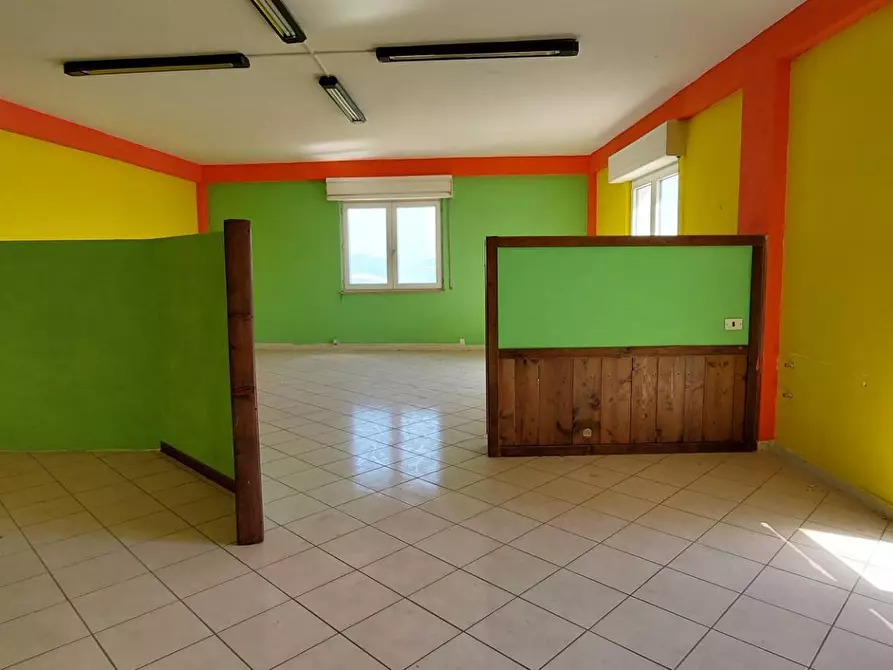 Immagine 12 di Locale commerciale in affitto  in corso europa a Ariano Irpino