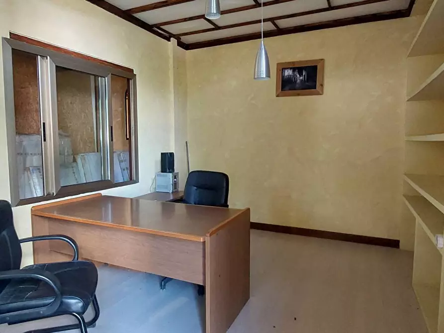 Immagine 3 di Locale commerciale in affitto  in contrada cardito a Ariano Irpino