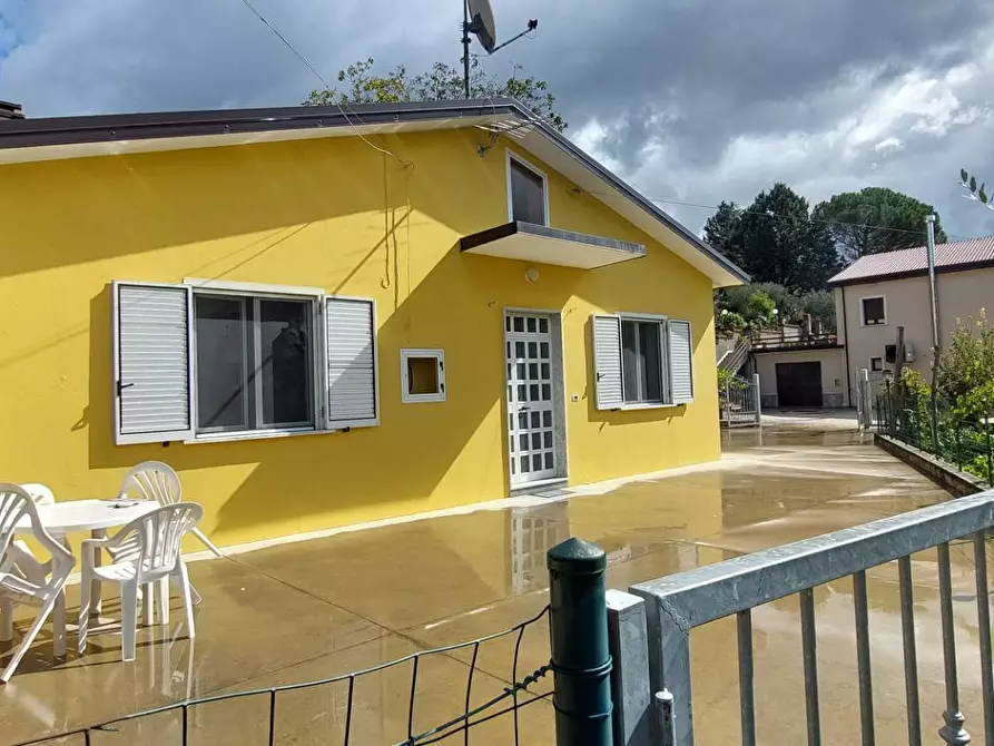 Immagine 3 di Casa indipendente in vendita  in contrada valleluogo 40 a Ariano Irpino