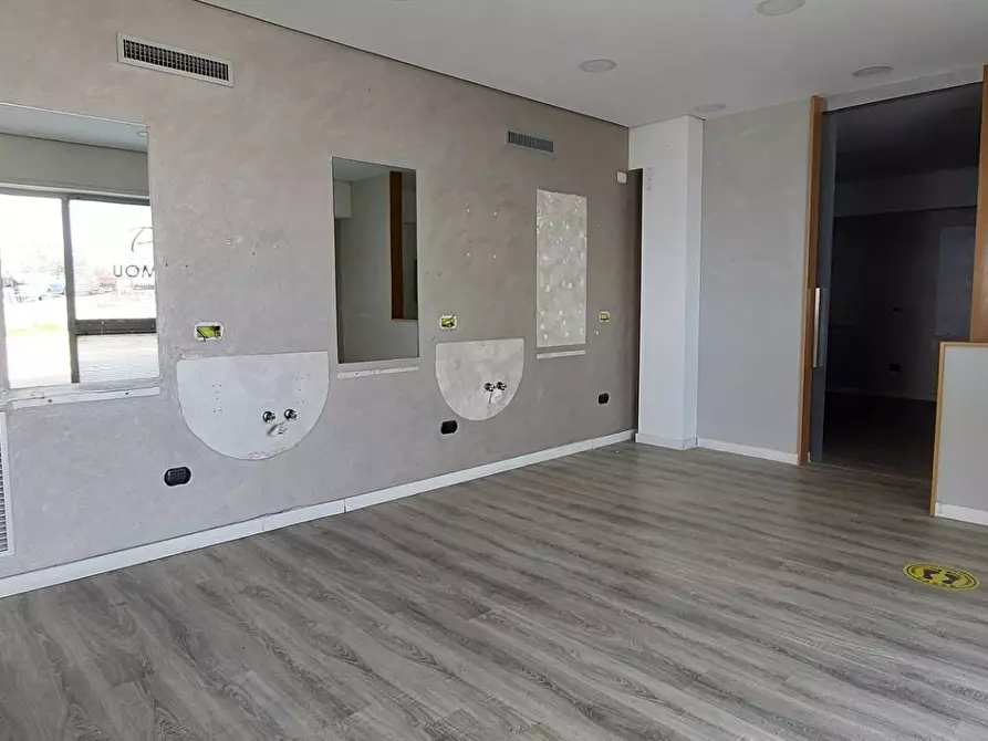 Immagine 3 di Locale commerciale in affitto  in Via fontana nuova a Ariano Irpino