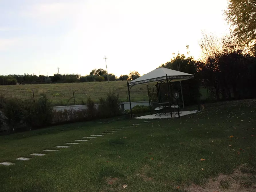 Immagine 28 di Villa in vendita  in via ugo foscolo a Appignano Del Tronto