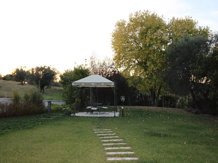 Immagine 31 di Villa in vendita  in via ugo foscolo a Appignano Del Tronto