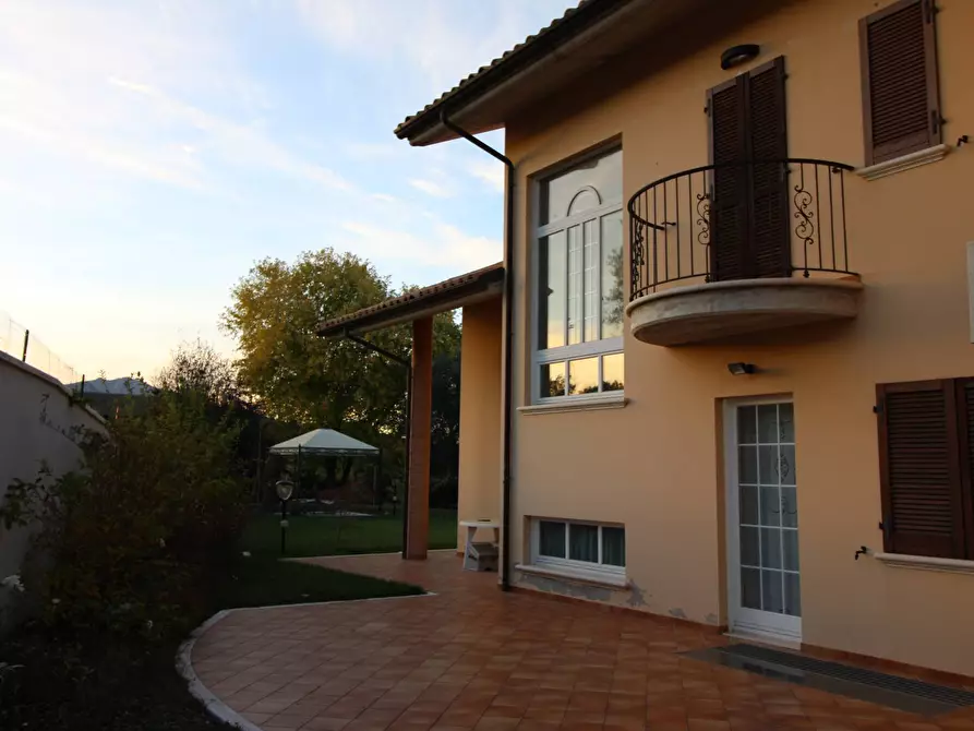 Immagine 33 di Villa in vendita  in via ugo foscolo a Appignano Del Tronto